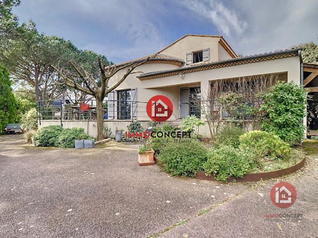 Location Villa 5 pièces 160 m2 Pujaut