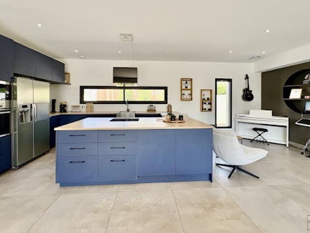 Location Villa 5 pièces 163.2 m2 Vinassan