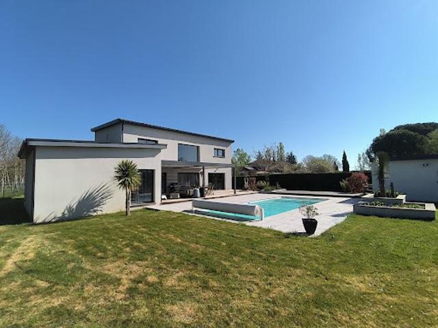 Location Villa 5 pièces 199.5 m2 Viviers lès Montagnes