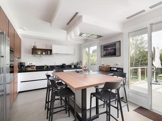 Location Villa 6 pièces 182.32 m2 Villeneuve Tolosane