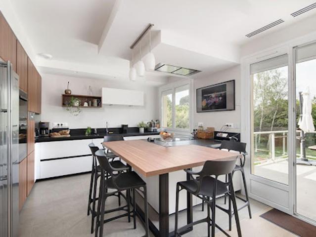 Location Villa 6 pièces 182 m2 Villeneuve Tolosane