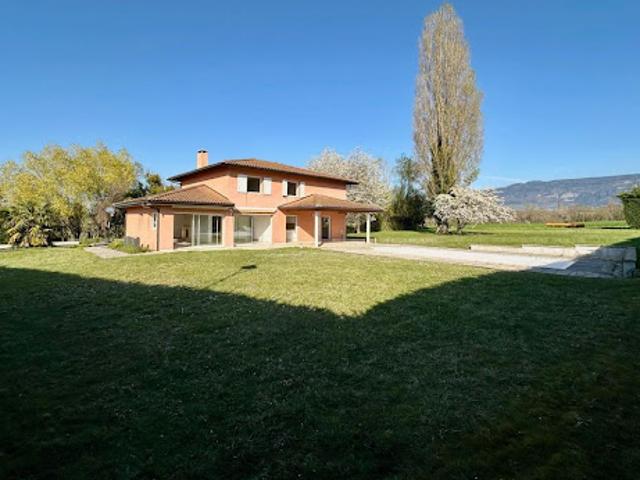 Location Villa 6 pièces 212 m2 Viry