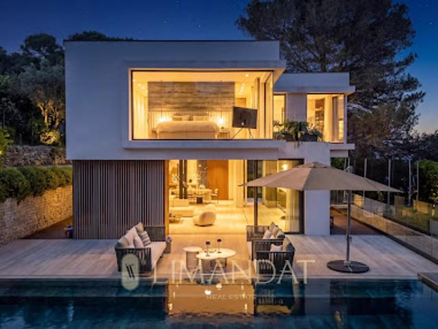 Location Villa 7 pièces 265 m2 Vallauris