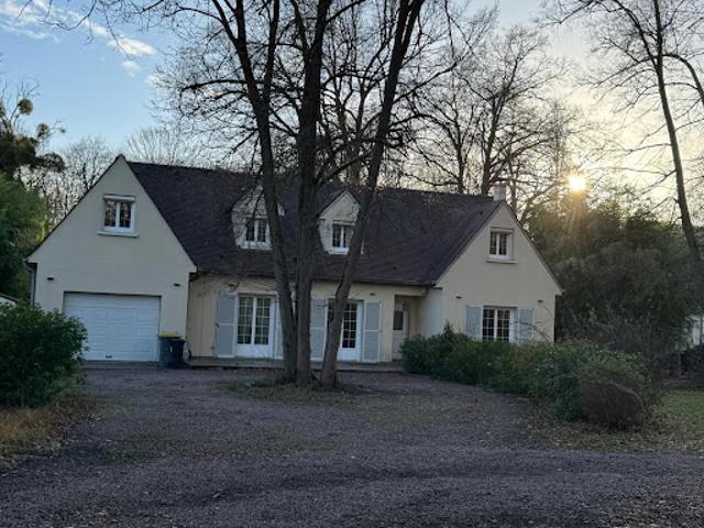 Location Villa 9 pièces 159.94 m2 Lamorlaye