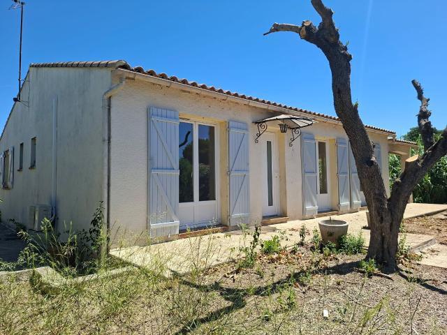 Location Villa T5, de plain pied, de 124 m2, avec terrain, terrasse couverte, cellier