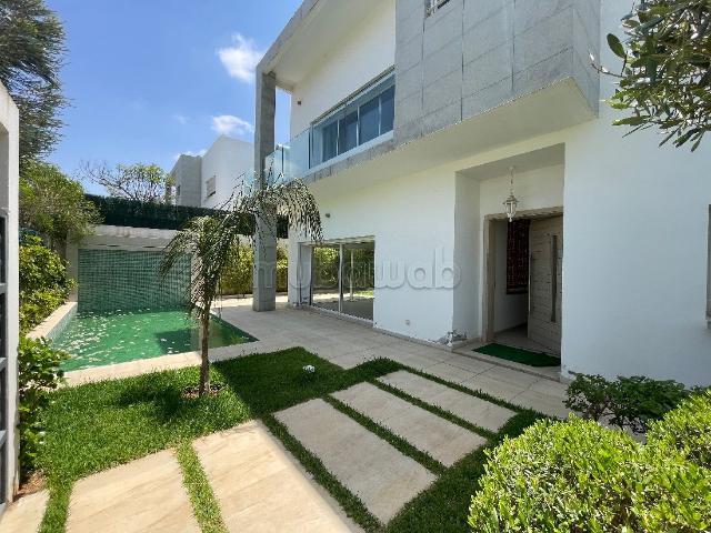 Location villa de haut standing à Souissi
