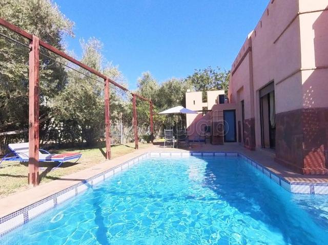 Location villa de luxe à Route de Fez. Surface de 1063 m². Meublé