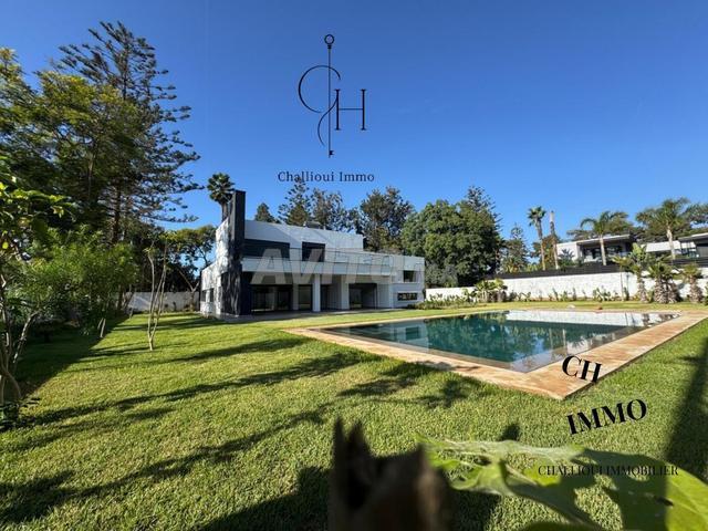 Location villa moderne vide
