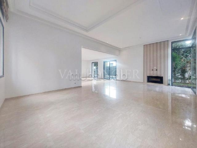 Location villa moderne 4chambres avec piscine à la ville verte de Bouskoura