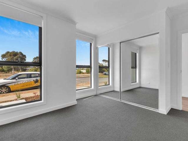 LOCATION You will be amazed at how big this home is. Walk to shopping centre and schools quiet location