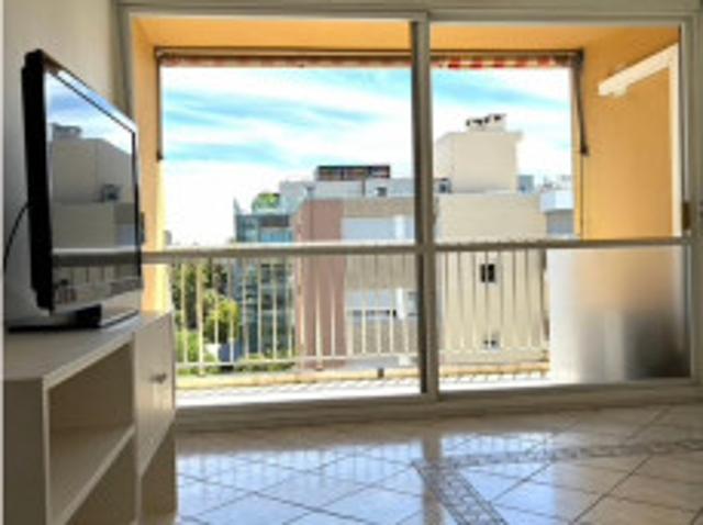 location à la Doua 3 grandes logements 12 19m2 CC