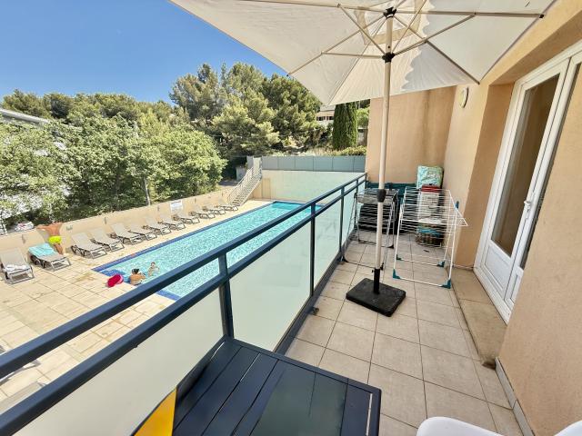 LOCATION A L'ANNEE Charmant Faux T4 meublé de 73 m2 en duplex