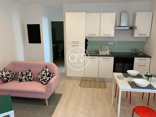 Location À louer – Charmant T2 meublé – 1er et dernier étage / Saint Roch | AMV Immobilier