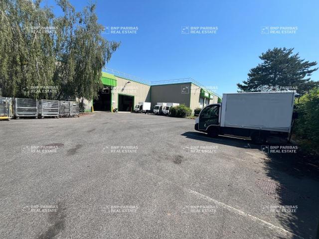 Location activité entrepôt 844 m²
