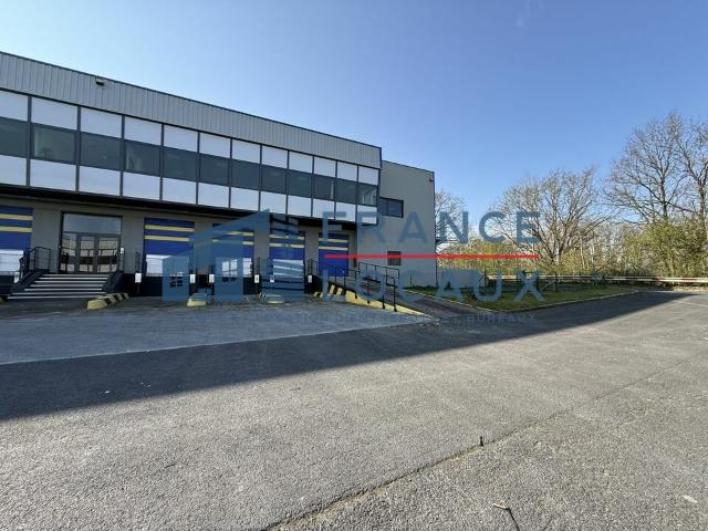 Location entrepôt Saint Witz Zone sécurisée 4 quais