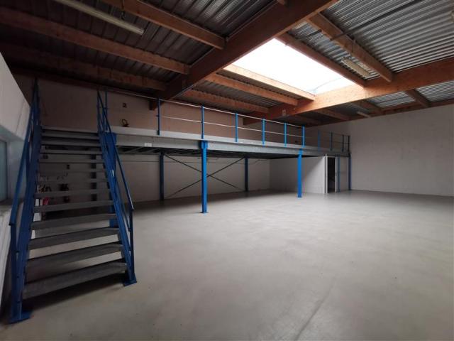 Location locaux d'activité Saint Aubin du Cormier Proche A84