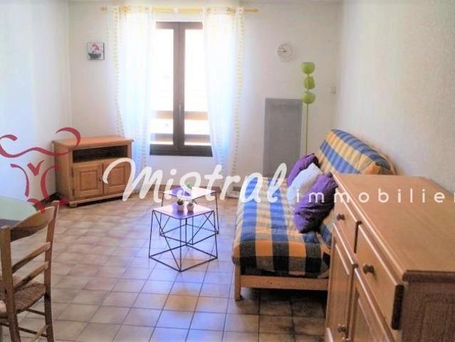LOCATION AIGUES MORTES GRAND STUDIO INTRA MUROS