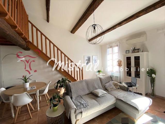 LOCATION AIGUES MORTES INTRA MUROS APPARTEMENT 2 CHAMBRES ET