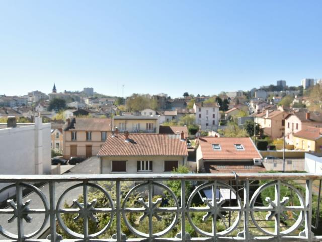 Location appartement, 43.63 m² T 1 à Oullins, 581 €