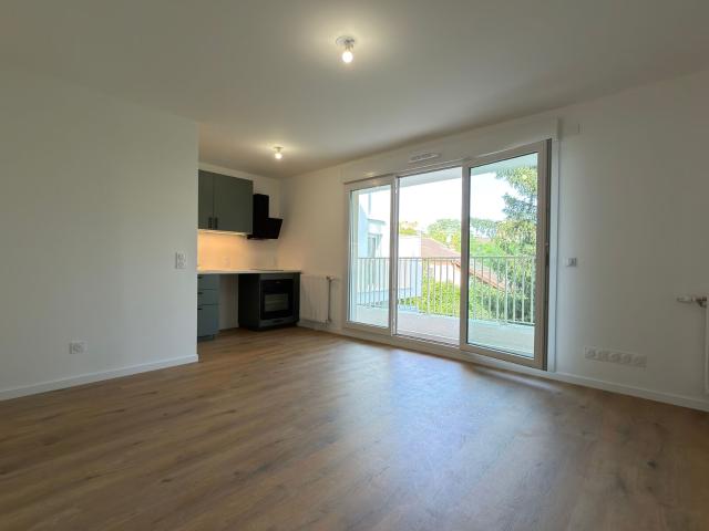 Location appartement, 40.3 m² T 2 à Deuil la Barre, 890 €
