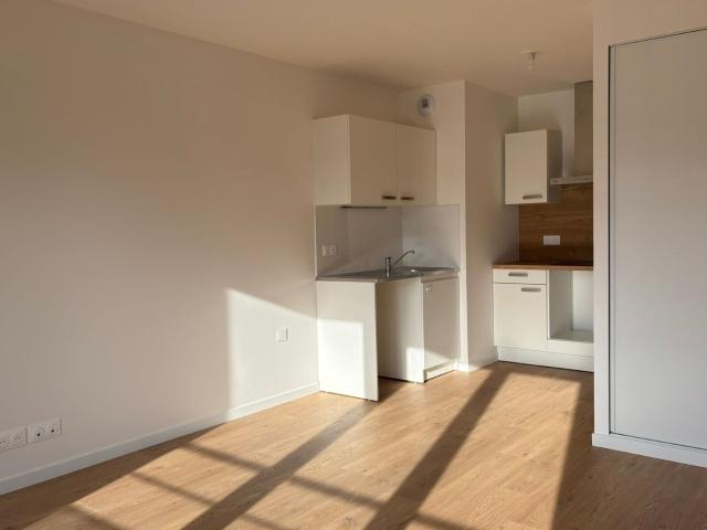 Location appartement, 41.71 m² T 2 à Neuilly Plaisance, 1 057 €
