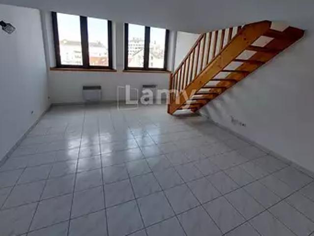 location appartement, 41.85 m² au dernier étage parking
