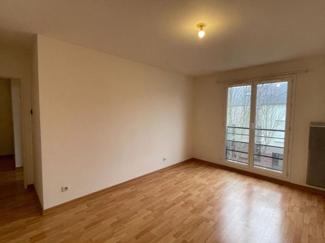 Location appartement, 41.88 m² T 2 à Orléans, 553 €