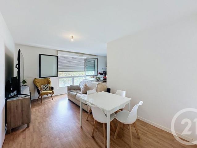 Location Appartement 42 m² à Orly 850 ¤ CC /mois
