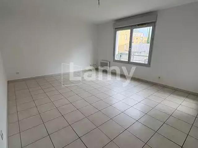 location appartement, 45.0 m² terrasse parking