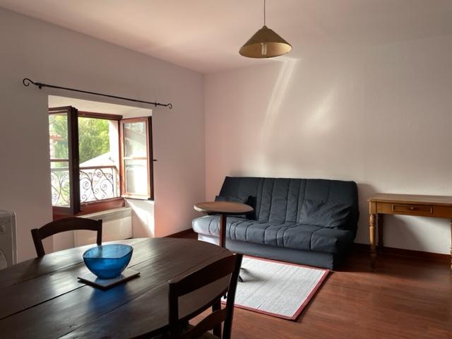 Location Appartement 45 m² meublé au 2nd étage | ERLEA IMMOBILIER