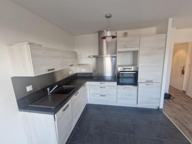 Location Appartement 4 pièce s 79 m²