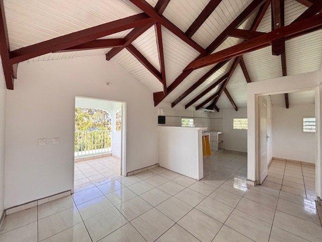 Location Appartement 4 pièces 53m² PORT LOUIS 97117