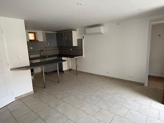 Location Appartement 4 pièces 59.73 m2 Bormes les Mimosas