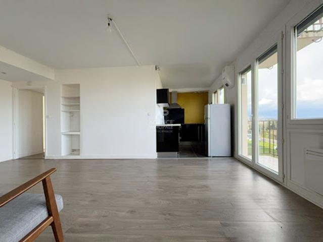 Location Appartement 4 pièces 63.48 m2 Poissy