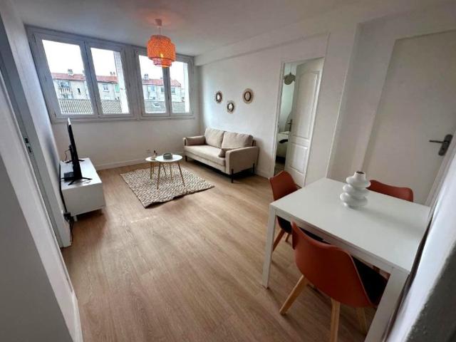 Location appartement 4 pièces 60 m²