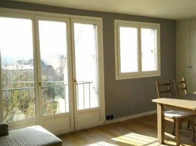 Location Appartement 4 pièces 62 m2 Garches