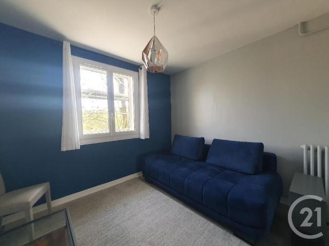 Location Appartement 4 pièces 62m² AVON 77210