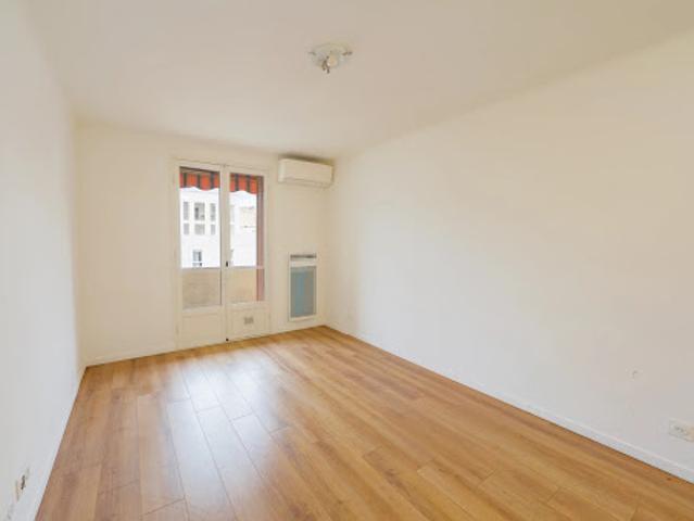 Location Appartement 4 pièces 67.86 m2 Nice