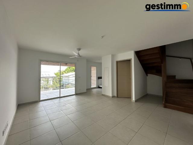 Location Appartement 4 pièces 67m² CAYENNE 97300