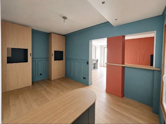 Location Appartement 4 pièces 64m² PARIS 6ème