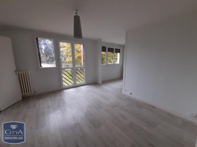 Location Appartement 4 pièces 65m² ST CYR SUR LOIRE 37540