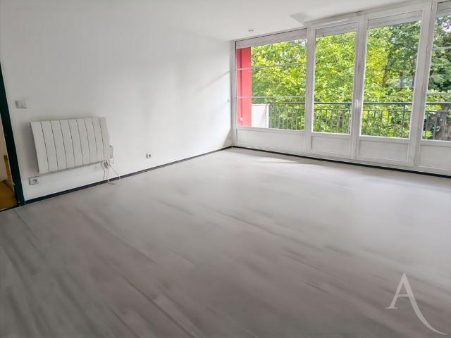 Location appartement 4 pièces, 66.94m², Sainte Geneviève des Bois