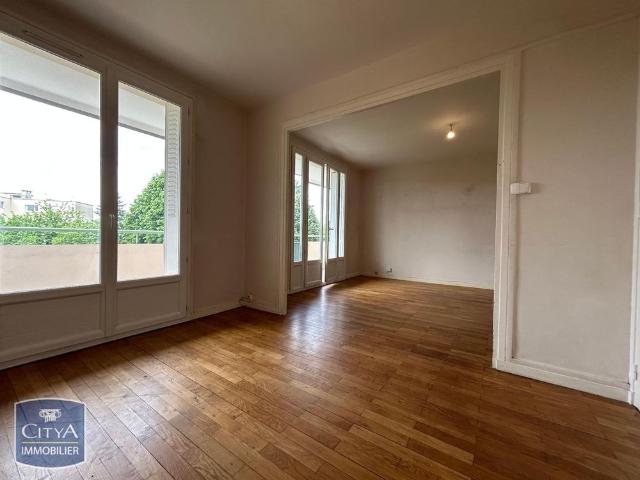 Location Appartement 4 pièces 66m² CALUIRE ET CUIRE 69300