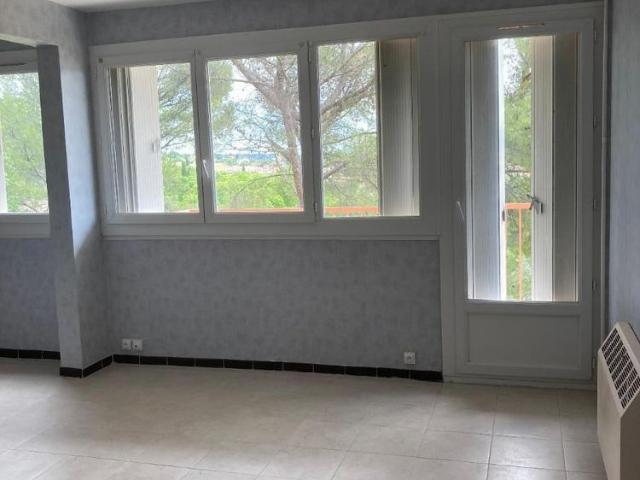 Location Appartement 4 pièces 66m² DRAGUIGNAN 83300