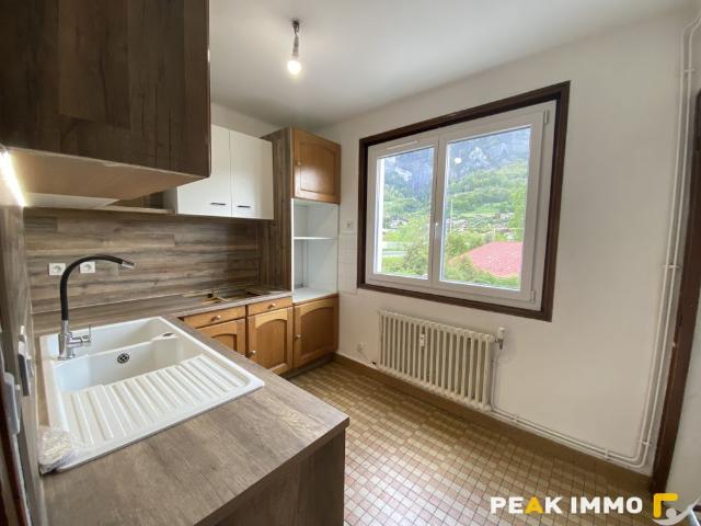Location Appartement 4 pièces 66m² SALLANCHES 74700