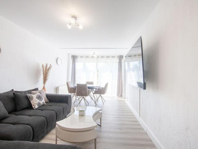 Location Appartement 4 pièces 68 m2 Marseille 8ème
