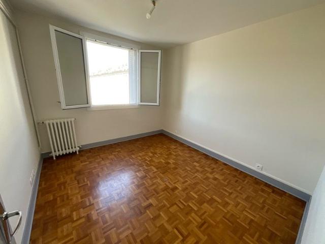 Location Appartement 4 pièces 68m² BOURGES 18000
