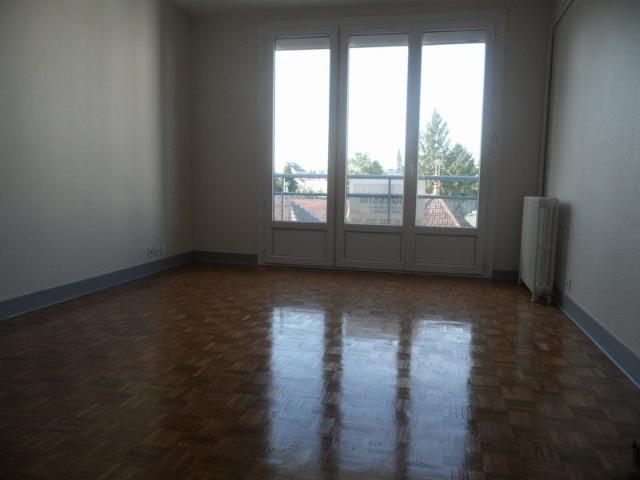 Location Appartement 4 pièces 68m² BOURGES 18000