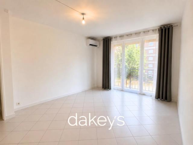 Location Appartement 4 pièces 68m² MARSEILLE 9ème