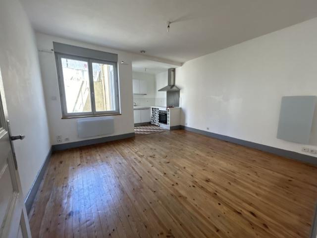 Location Appartement 4 pièces 68m² RIEUPEYROUX 12240